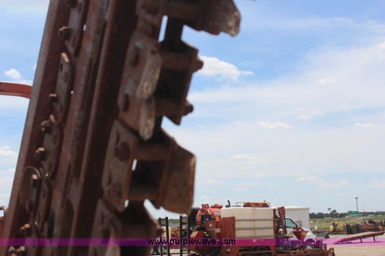 image for item J4465 1994 Ditch Witch 5110 trencher