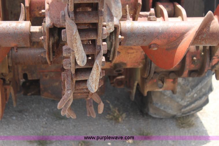 image for item J4465 1994 Ditch Witch 5110 trencher
