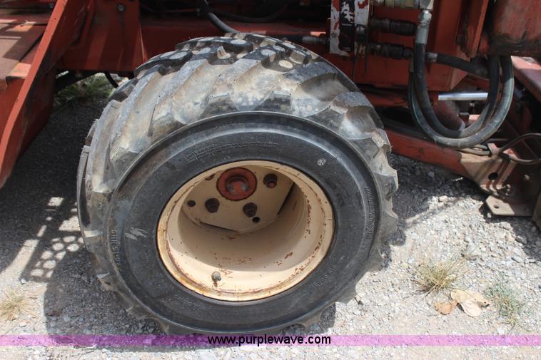 image for item J4465 1994 Ditch Witch 5110 trencher