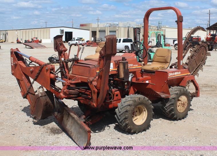 image for item J4466 1989 Ditch Witch 2310DD trencher