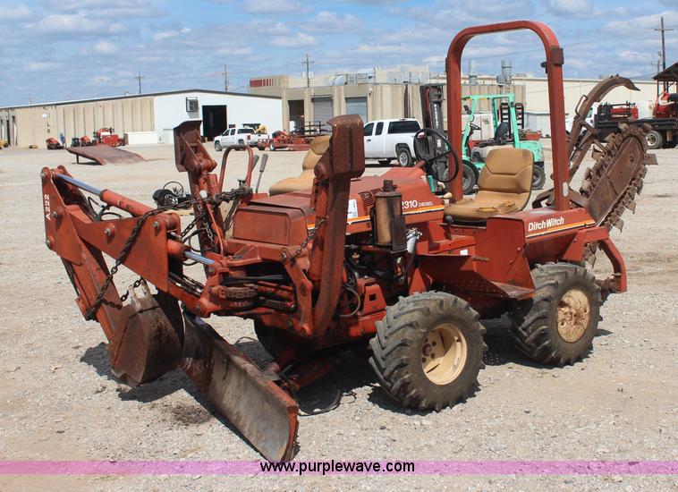 image for item J4466 1989 Ditch Witch 2310DD trencher