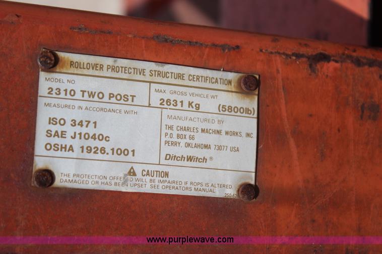 image for item J4466 1989 Ditch Witch 2310DD trencher