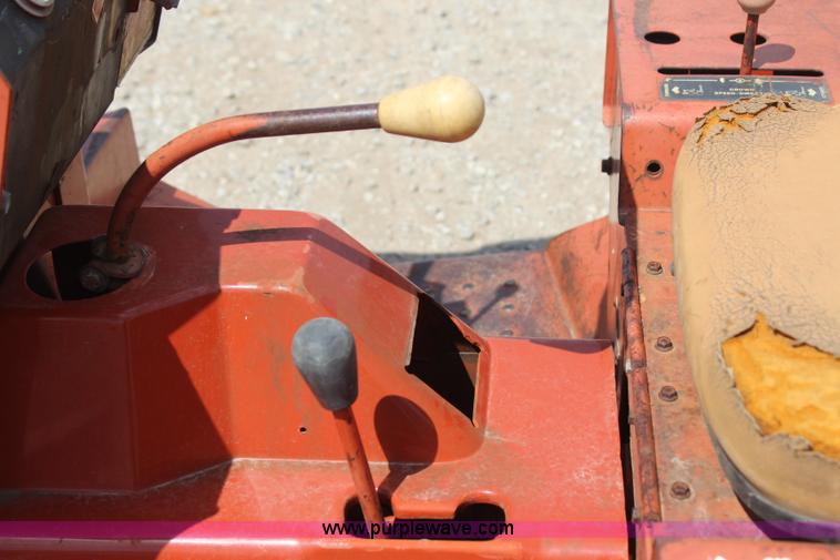 image for item J4466 1989 Ditch Witch 2310DD trencher