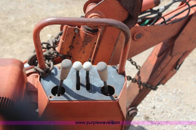 image for item J4466 1989 Ditch Witch 2310DD trencher
