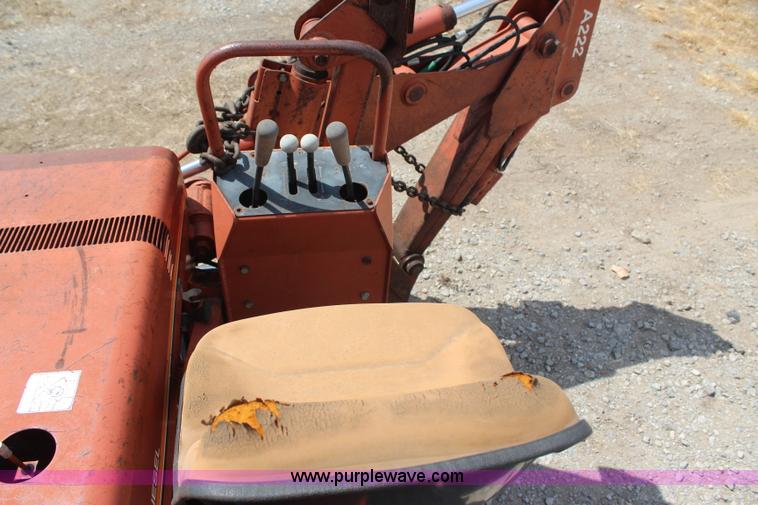 image for item J4466 1989 Ditch Witch 2310DD trencher