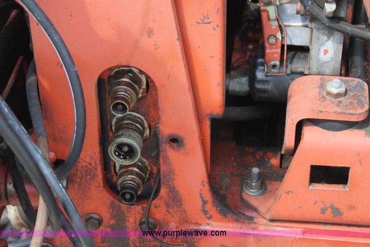 image for item J4466 1989 Ditch Witch 2310DD trencher