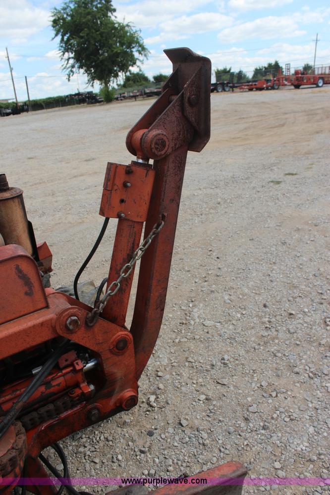 image for item J4466 1989 Ditch Witch 2310DD trencher
