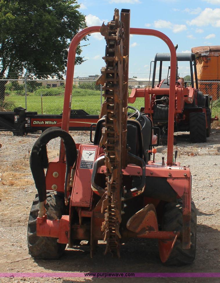 image for item J4469 2004 Ditch Witch RT40 trencher