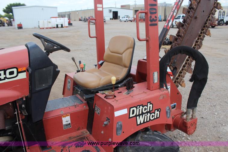 image for item J4469 2004 Ditch Witch RT40 trencher