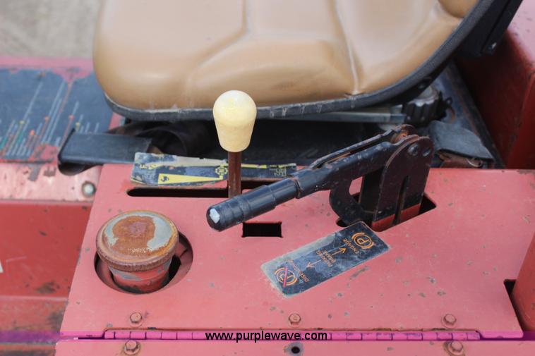 image for item J4469 2004 Ditch Witch RT40 trencher