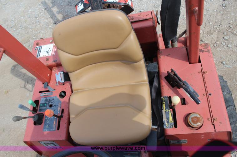 image for item J4469 2004 Ditch Witch RT40 trencher