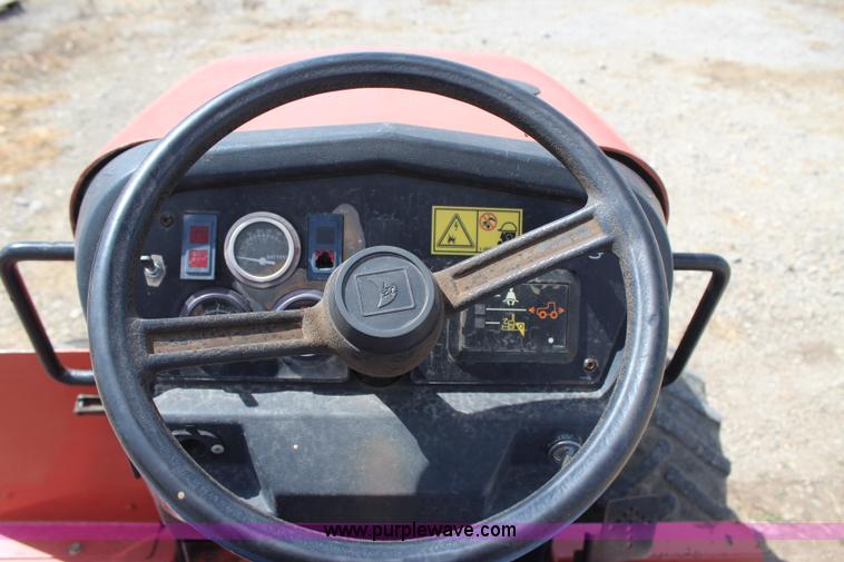 image for item J4469 2004 Ditch Witch RT40 trencher