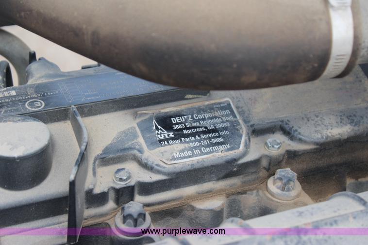 image for item J4469 2004 Ditch Witch RT40 trencher