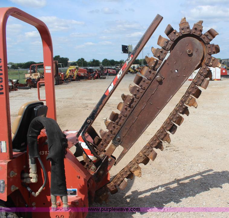 image for item J4469 2004 Ditch Witch RT40 trencher