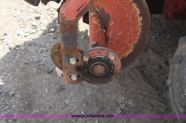 image for item J4469 2004 Ditch Witch RT40 trencher