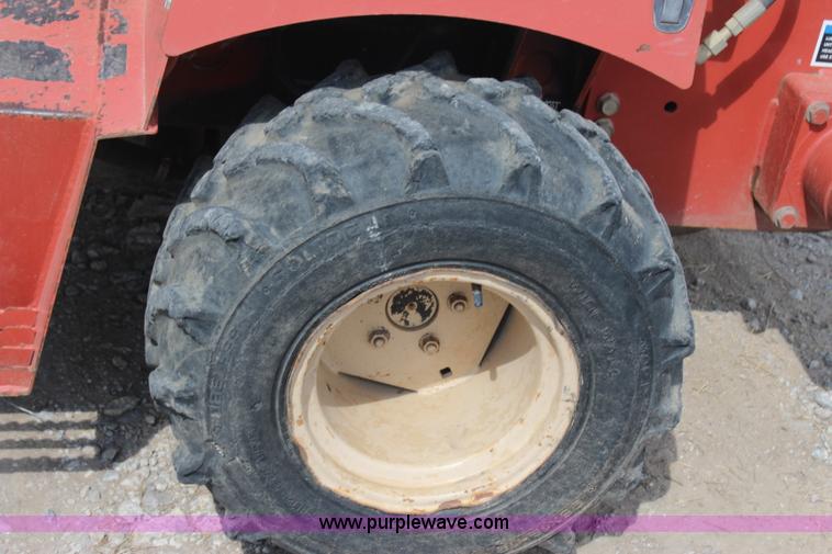 image for item J4469 2004 Ditch Witch RT40 trencher