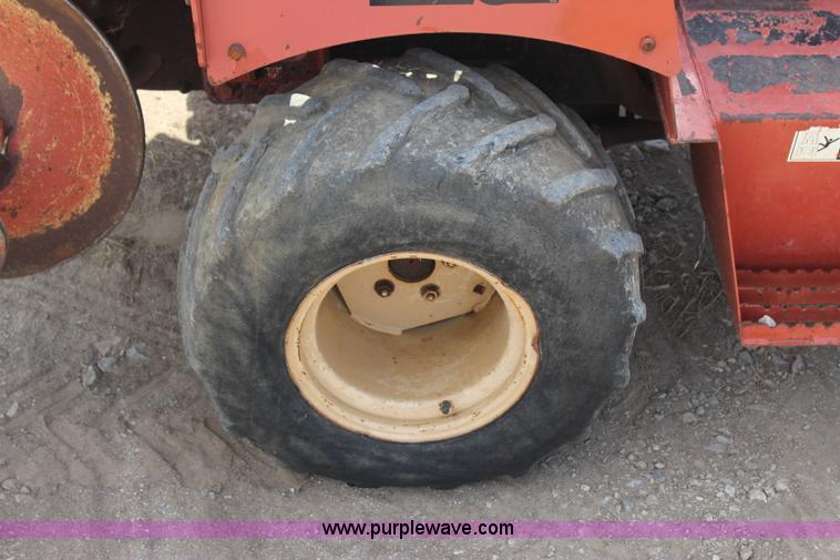image for item J4469 2004 Ditch Witch RT40 trencher