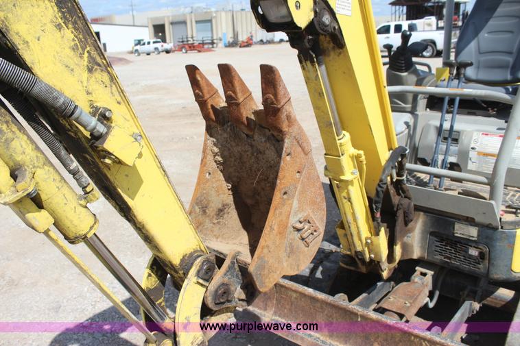 image for item J4470 2010 Yanmar VIO17 mini excavator