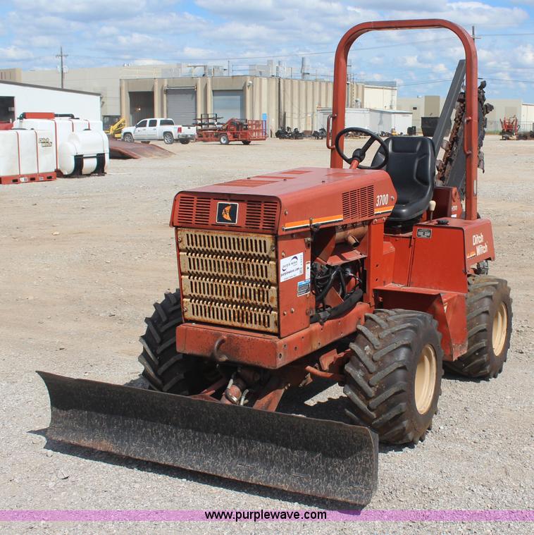 image for item J4471 1998 Ditch Witch 3700 trencher