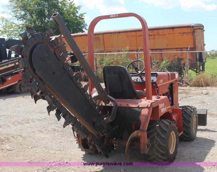 image for item J4471 1998 Ditch Witch 3700 trencher