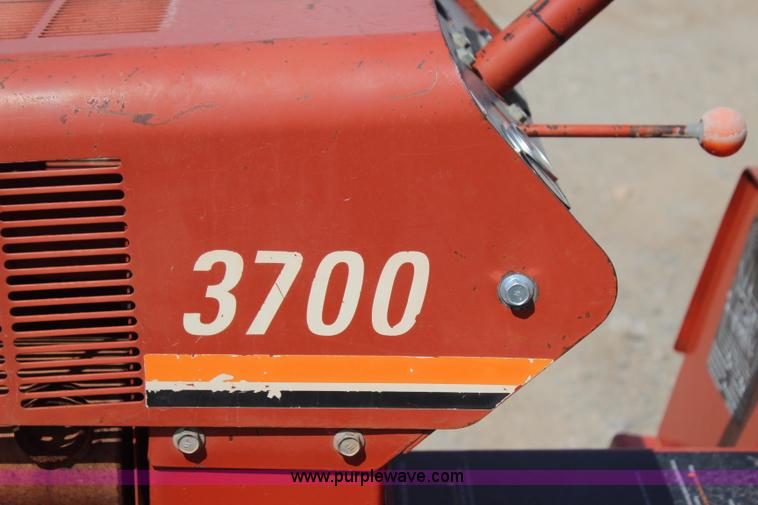 image for item J4471 1998 Ditch Witch 3700 trencher
