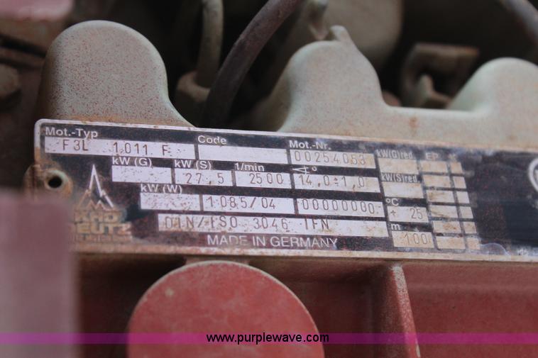 image for item J4471 1998 Ditch Witch 3700 trencher