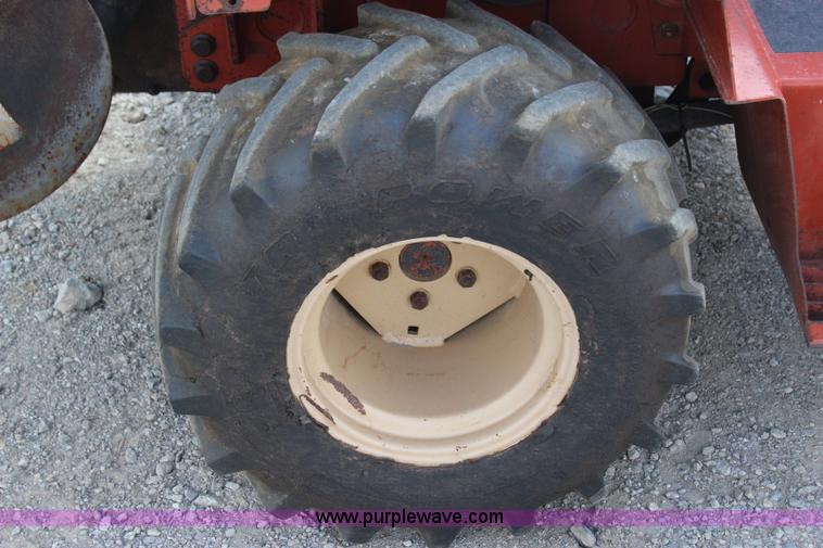 image for item J4471 1998 Ditch Witch 3700 trencher