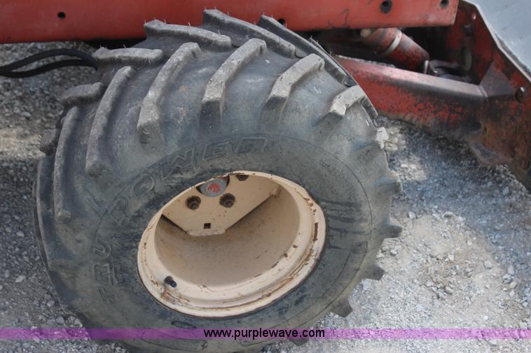 image for item J4471 1998 Ditch Witch 3700 trencher