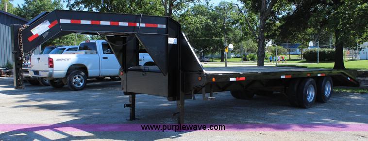 image for item J5763 2007 PJ equipment trailer