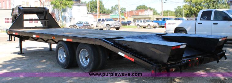 image for item J5763 2007 PJ equipment trailer