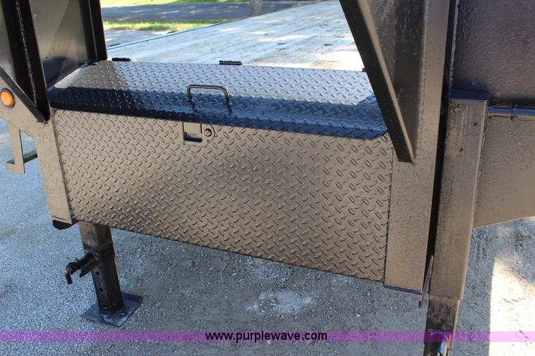 image for item J5763 2007 PJ equipment trailer