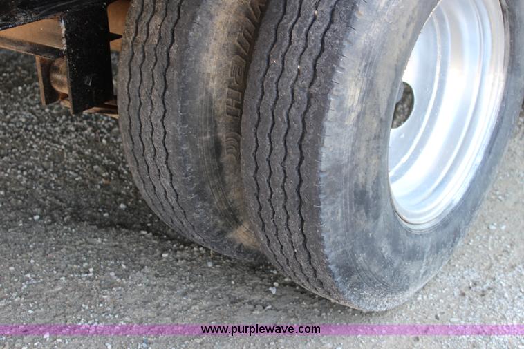 image for item J5763 2007 PJ equipment trailer