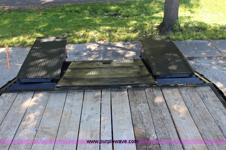 image for item J5763 2007 PJ equipment trailer