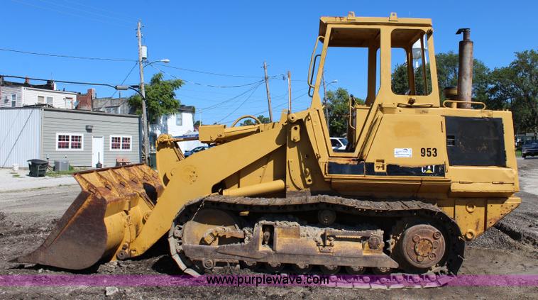image for item J5764 1982 Caterpillar 953 track loader