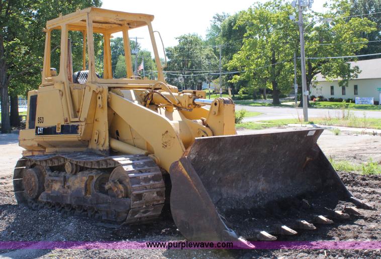 image for item J5764 1982 Caterpillar 953 track loader