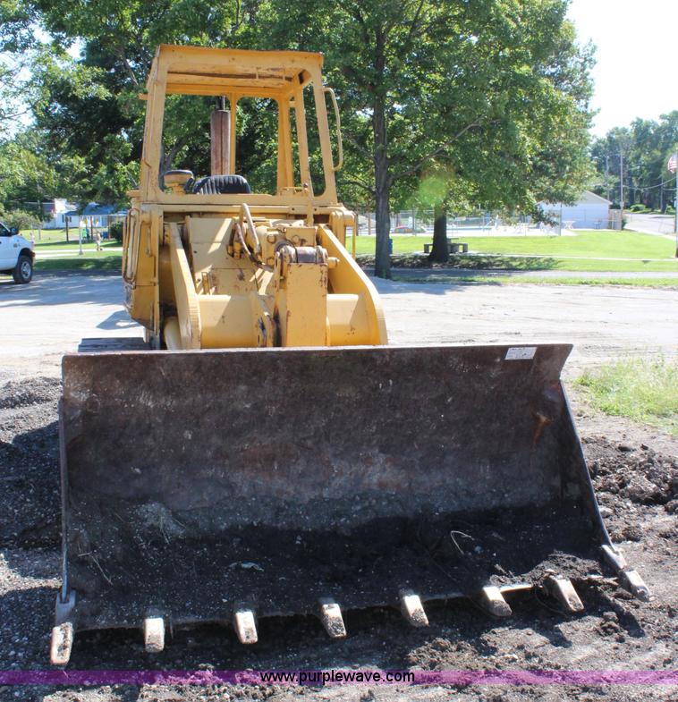 image for item J5764 1982 Caterpillar 953 track loader