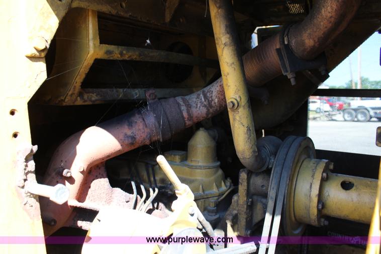 image for item J5764 1982 Caterpillar 953 track loader