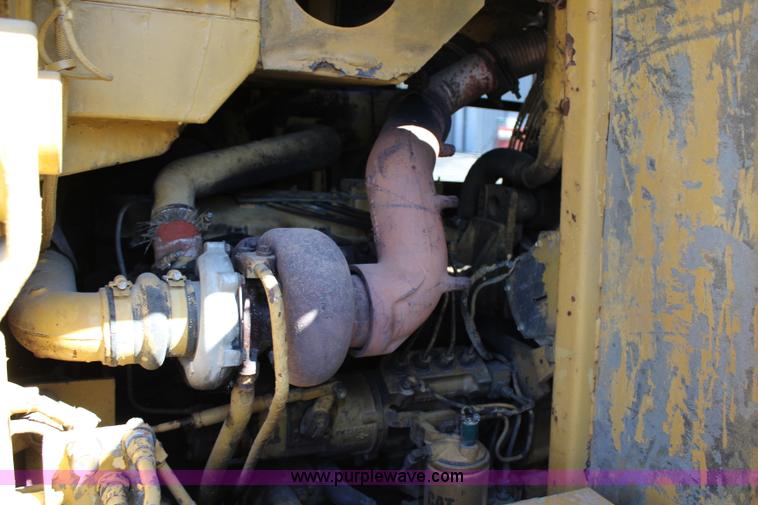 image for item J5764 1982 Caterpillar 953 track loader