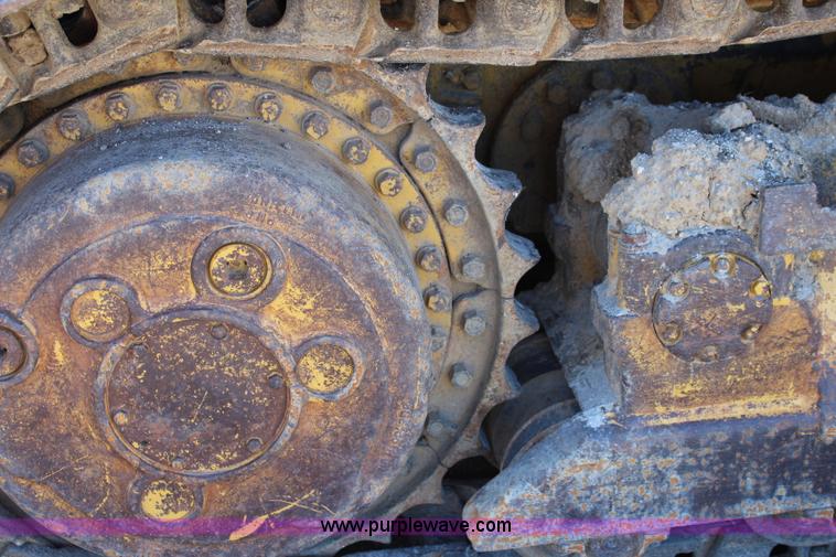 image for item J5764 1982 Caterpillar 953 track loader