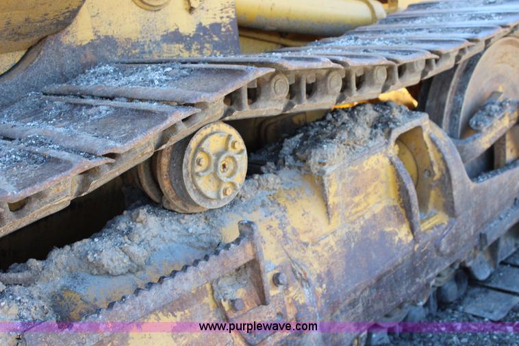 image for item J5764 1982 Caterpillar 953 track loader