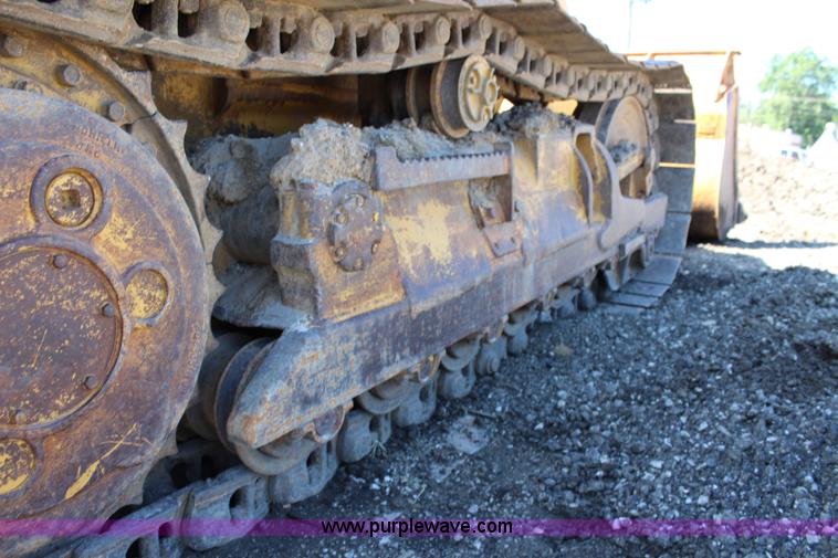 image for item J5764 1982 Caterpillar 953 track loader