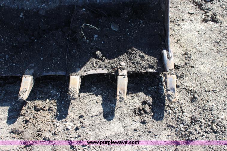 image for item J5764 1982 Caterpillar 953 track loader