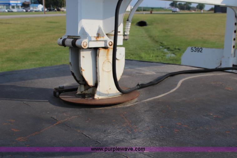 image for item J5792 1992 Landoll 300B equipment trailer