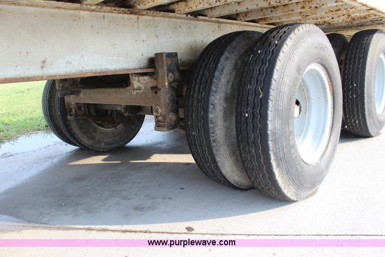 image for item J5792 1992 Landoll 300B equipment trailer