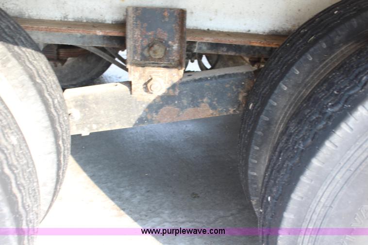 image for item J5792 1992 Landoll 300B equipment trailer