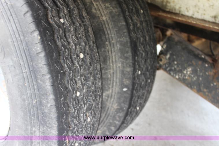 image for item J5792 1992 Landoll 300B equipment trailer