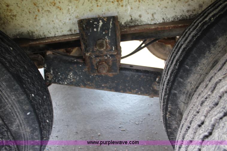 image for item J5792 1992 Landoll 300B equipment trailer