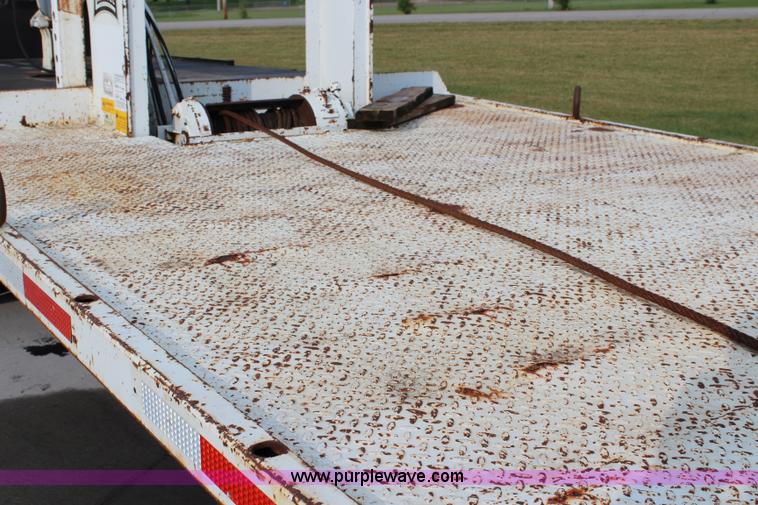 image for item J5792 1992 Landoll 300B equipment trailer