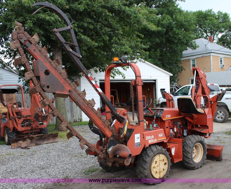 image for item J5801 1997 Ditch Witch 3700DD trencher