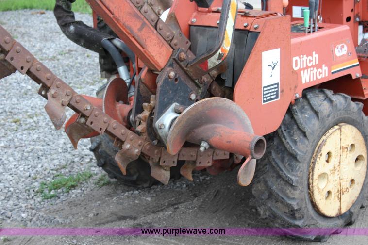 image for item J5801 1997 Ditch Witch 3700DD trencher